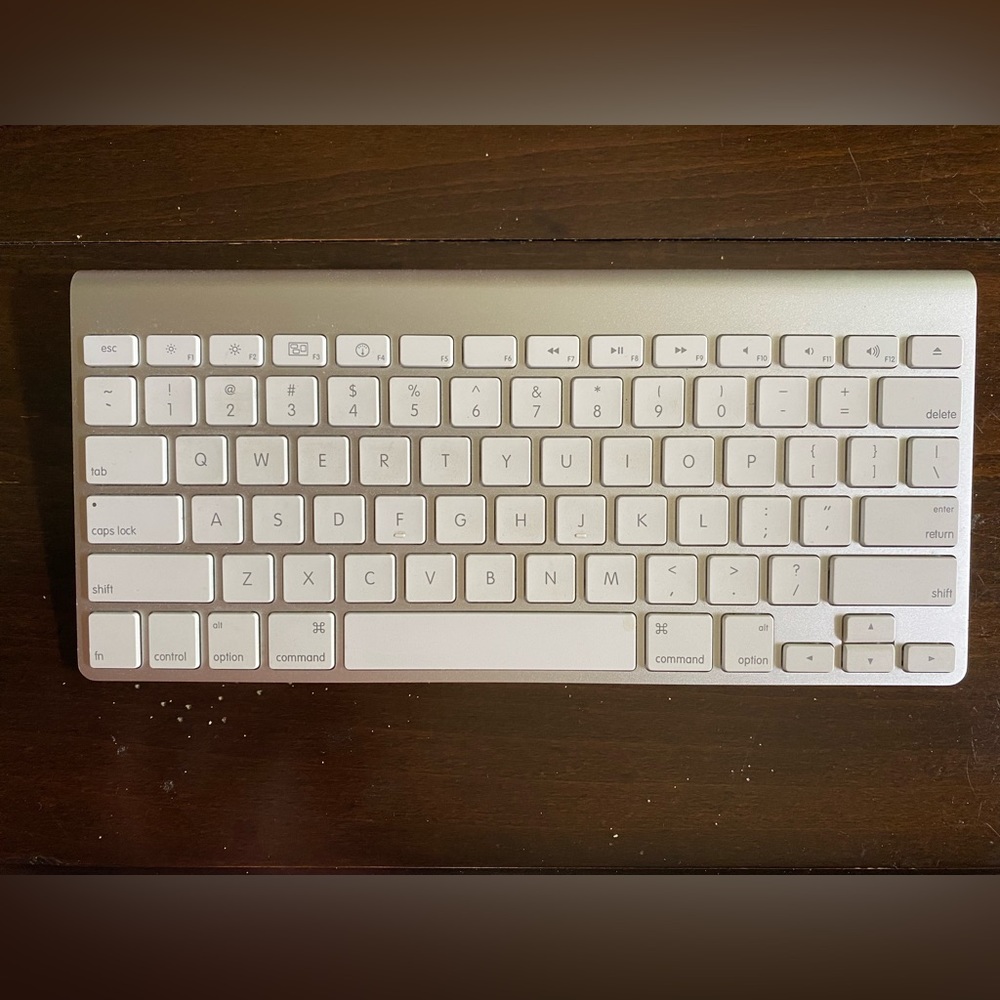 Apple wireless Bluetooth keyboard